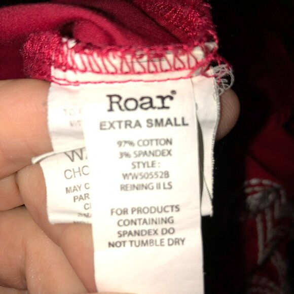 Roar Signature Embellished Y2K Red Button Up Shirt Size XS Heart Pockets - Picture 9 of 11